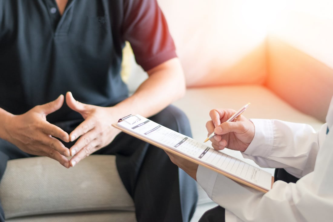 Médecin_ordonnance_consultation