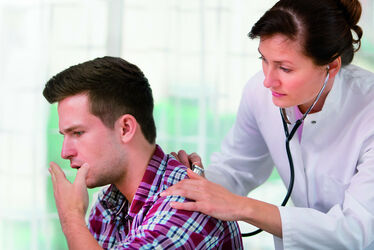 csm_RS4695_sy_doctor_man_cough_cl_A-14655276_clean_2014-scr_e915128cb4