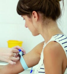 csm_RS4540_sy_doctor_blood_sampling_A-9977257_clean_2014-scr_f38ad517dc